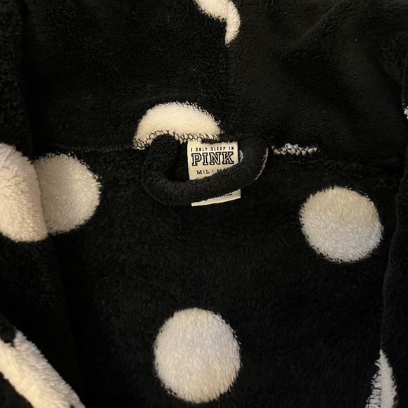 🎉HOST PICK🎉PINK Victoria's Secret Polka Dot Robe - Picture 3 of 5